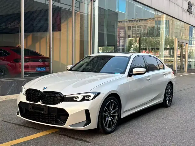 Фотография автомобиля — BMW 3 Series