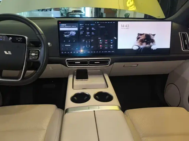 Li Auto Li Auto L6 2024 Pro — Фото автомобиля 12