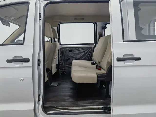 Wuling Hongguang V — Фото автомобиля 15