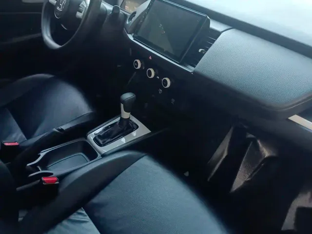 Honda Fit — Фото автомобиля 6