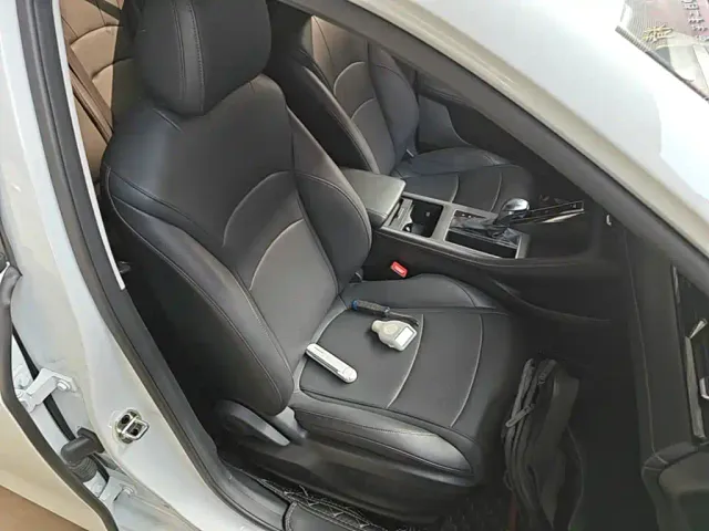 Roewe i5 — Фото автомобиля 24