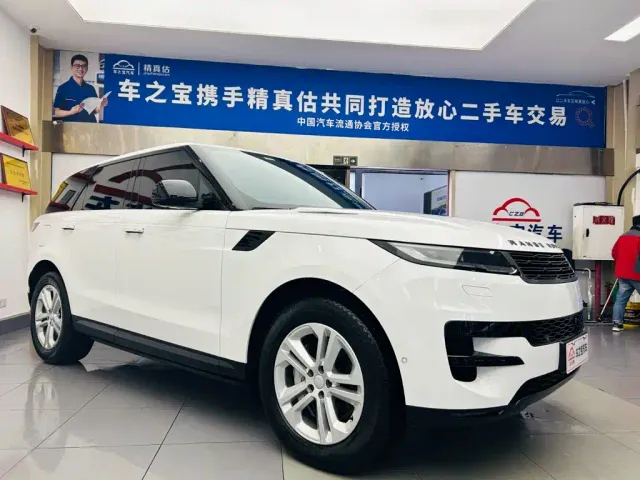 Land Rover Range Rover Sport — Фото автомобиля 3