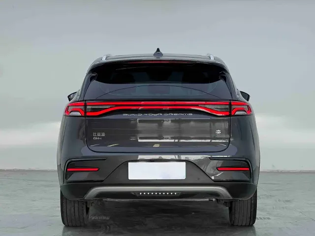 BYD Tang — Фото автомобиля 8