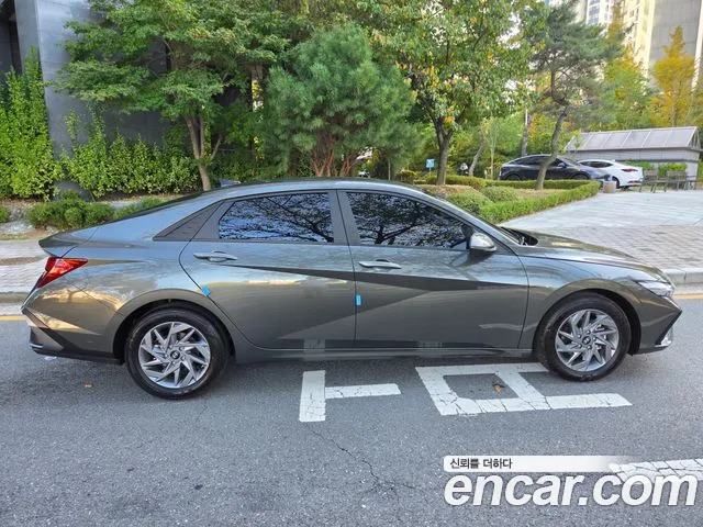 Hyundai Avante CN7 — Фото автомобиля 4