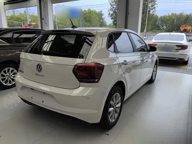Volkswagen Polo — Фото автомобиля 6