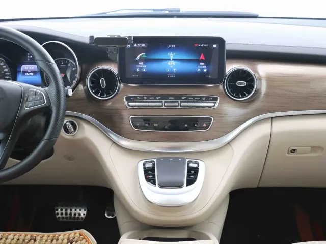 Mercedes-Benz V-Class — Фото автомобиля 6
