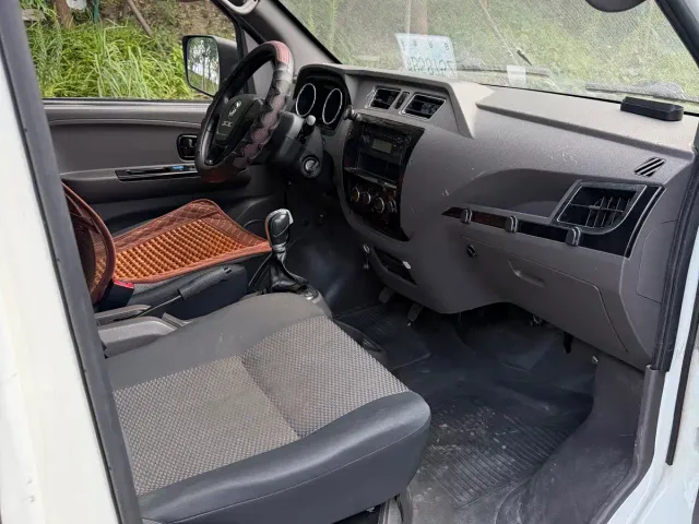 Dongfeng Yufeng EM27 — Фото автомобиля 10