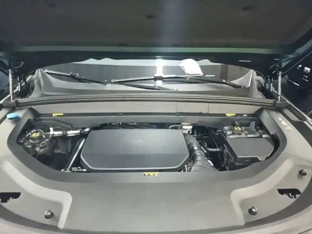 Li Auto L9 — Фото автомобиля 19
