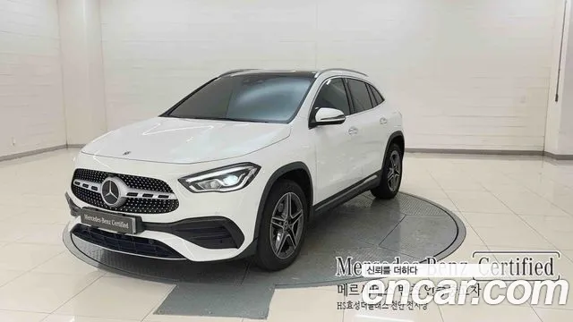 Фотография автомобиля — Mercedes-Benz GLA-Class H247
