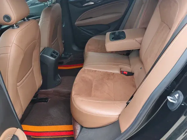 Buick Regal — Фото автомобиля 6