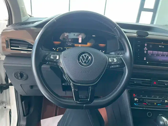 Volkswagen Tharu — Фото автомобиля 15