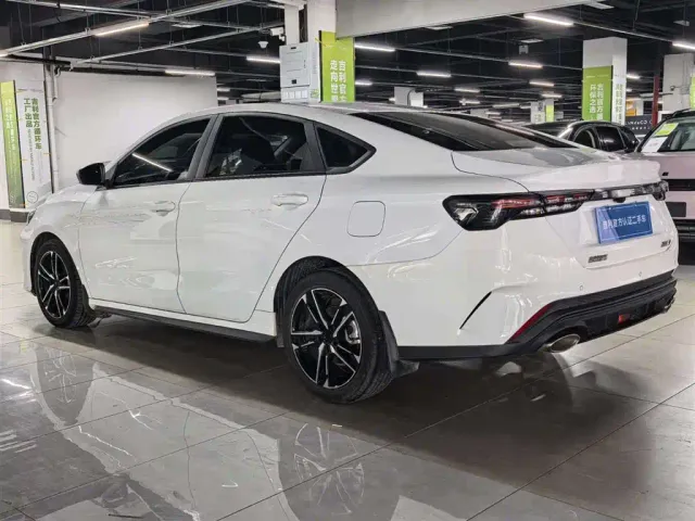 Geely Binrui — Фото автомобиля 5