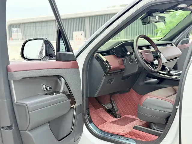Land Rover Range Rover Sport — Фото автомобиля 5