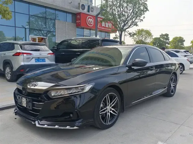 Фотография автомобиля — Honda Accord
