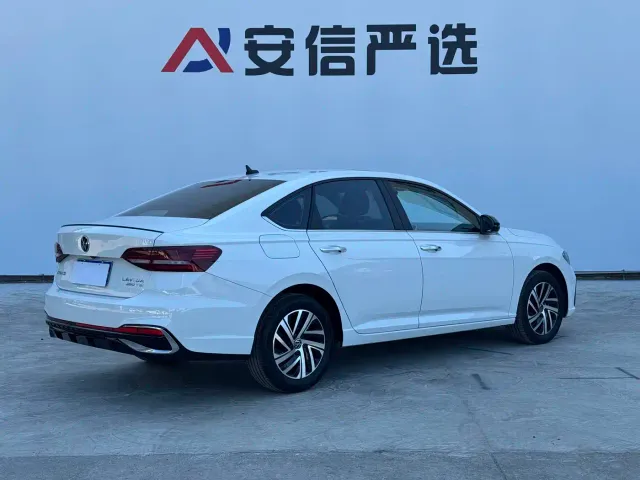 Volkswagen Lavida — Фото автомобиля 4