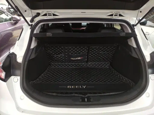 Geely Emgrand S — Фото автомобиля 18