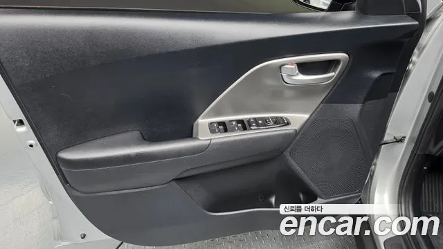 Kia Niro Niro Plus Air — Фото автомобиля 24