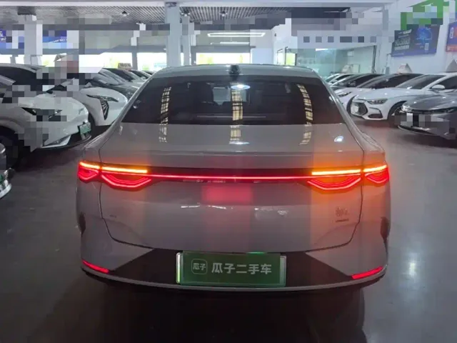 BYD Qin L — Фото автомобиля 5