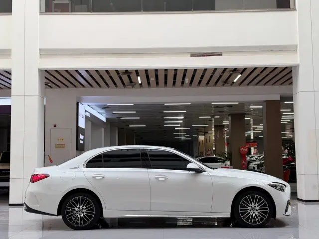 Mercedes-Benz C-Class — Фото автомобиля 4