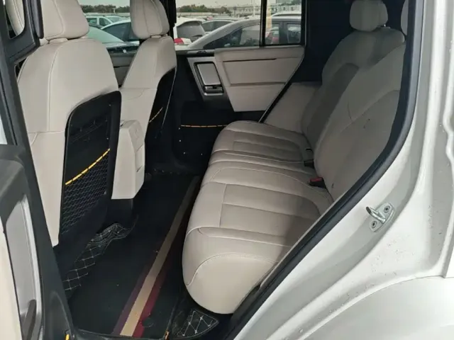 iCAR V23 — Фото автомобиля 16
