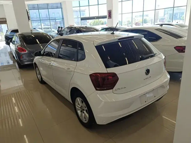 Volkswagen Polo — Фото автомобиля 4