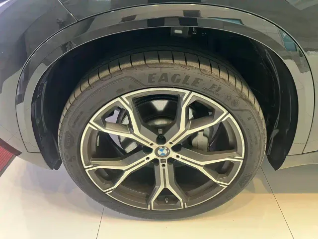 BMW X5 — Фото автомобиля 7