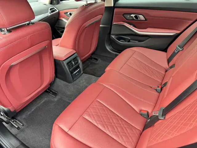 BMW 3 Series — Фото автомобиля 9