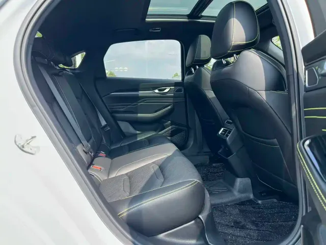 Geely Xingrui — Фото автомобиля 14