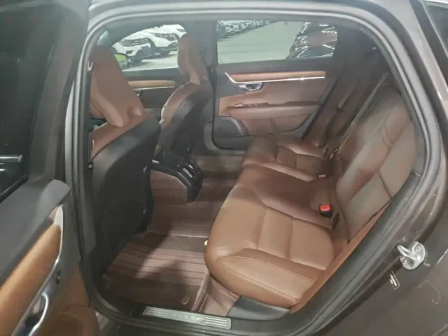 Volvo S90 — Фото автомобиля 16