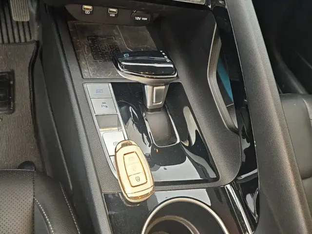 Hyundai Elantra — Фото автомобиля 13