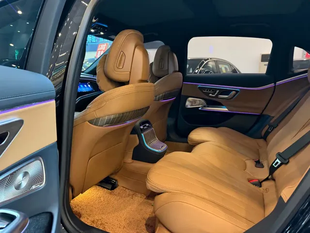 Mercedes-Benz E-Class — Фото автомобиля 10