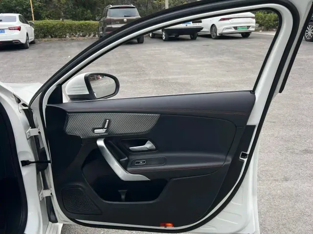 Mercedes-Benz A-Class — Фото автомобиля 28