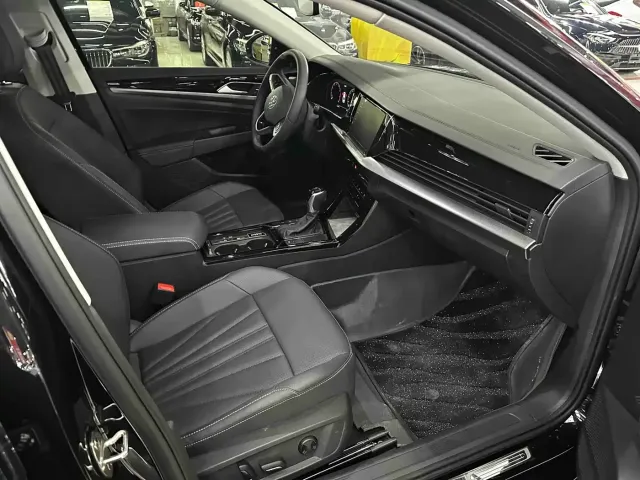 Volkswagen Passat — Фото автомобиля 14