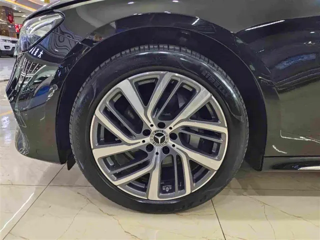 Mercedes-Benz E-Class — Фото автомобиля 10