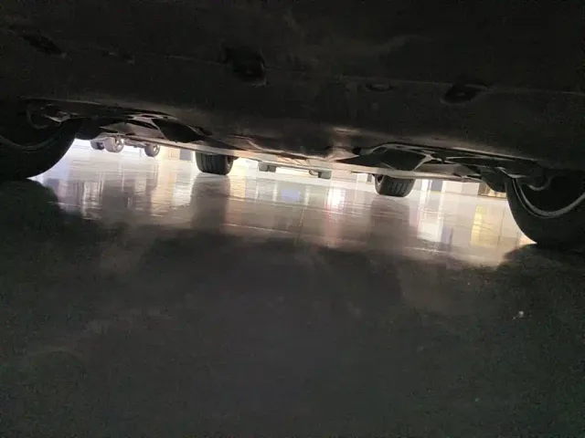 Tesla Model Y — Фото автомобиля 11