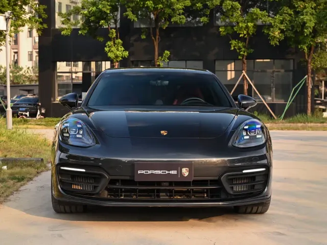 Porsche Panamera — Фото автомобиля 2