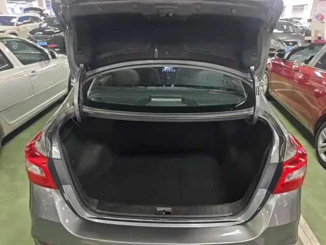Nissan Sylphy — Фото автомобиля 18
