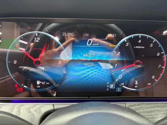 Mercedes-Benz E-Class — Фото автомобиля 16
