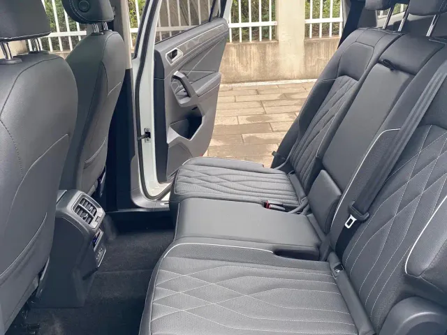 Volkswagen Tiguan L — Фото автомобиля 9