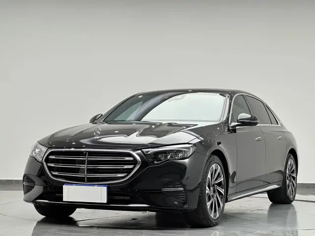 Фотография автомобиля — Mercedes-Benz E-Class