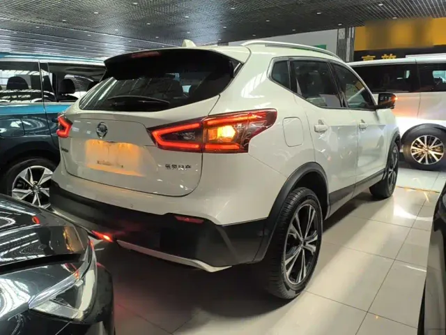Nissan Qashqai — Фото автомобиля 3