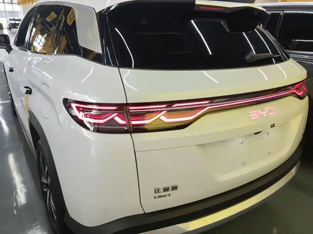 BYD Song L DM-i — Фото автомобиля 4