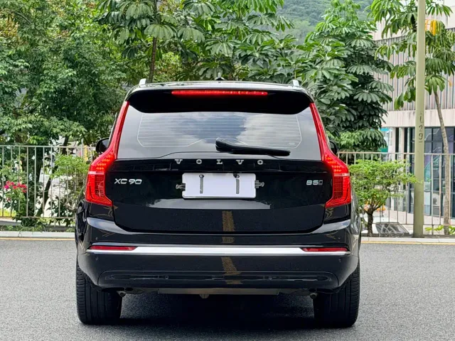 Volvo XC90 — Фото автомобиля 5