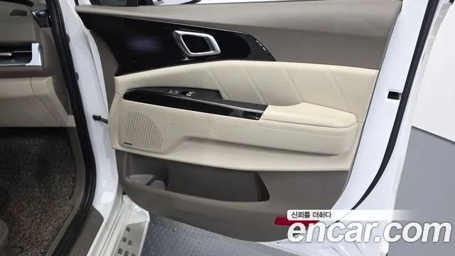 Kia Carnival Generation 4 — Фото автомобиля 13