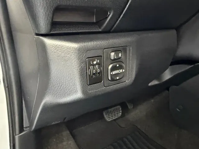 Toyota YARiS L Zhi Xuan — Фото автомобиля 11