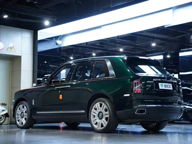Rolls-Royce Cullinan — Фото автомобиля 20