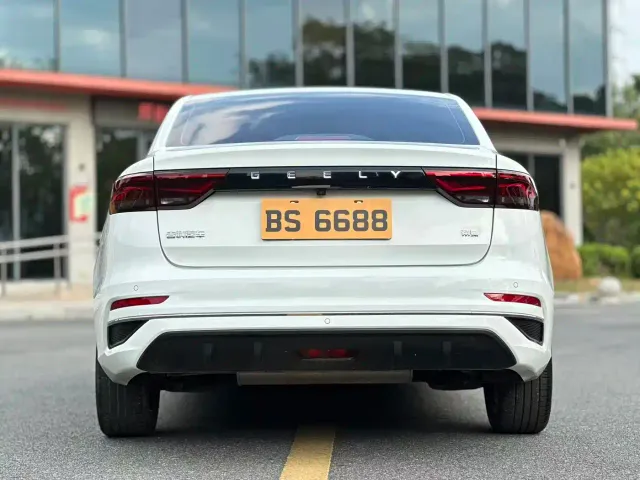 Geely Emgrand — Фото автомобиля 6