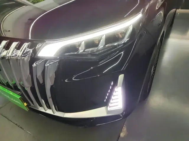 GAC Trumpchi M6 — Фото автомобиля 23