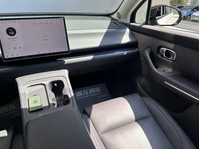 Leapmotor C10 — Фото автомобиля 7