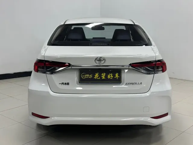 Toyota Corolla — Фото автомобиля 6